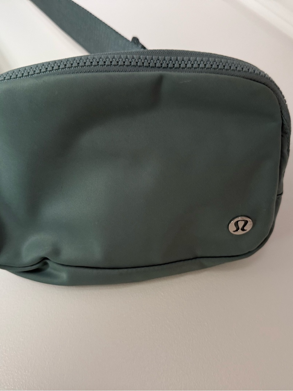 Lululemon  Forest Green Belt Bag